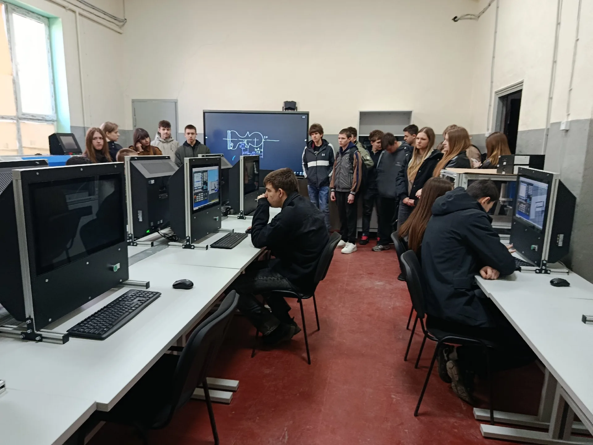 «Космос, химия и гаечный ключ: как школьники из Амвросиевки покоряли вершины мастерства»